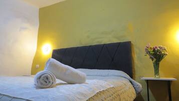 5 bedrooms, free WiFi, bed sheets