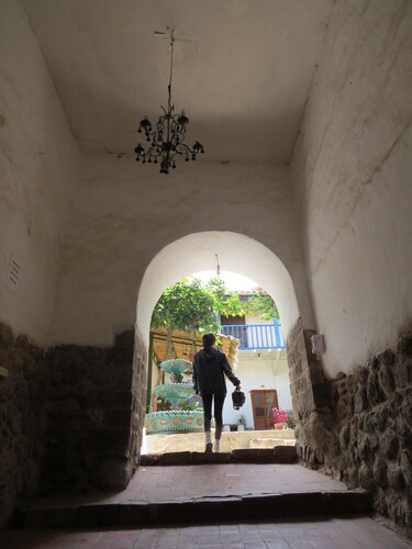 Colonial House with 5 Private Rooms, 2 Blocks from Main Square