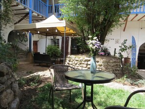Outdoor dining - Colonial House with 5 Private Rooms, 2 Blocks from Main Square (Cusco)