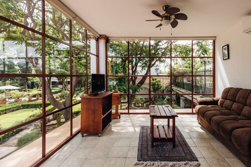 1 bed- 1 Bath. AC, solar heated pool, fitness room in Oaxaca. Bule Villas, FLW