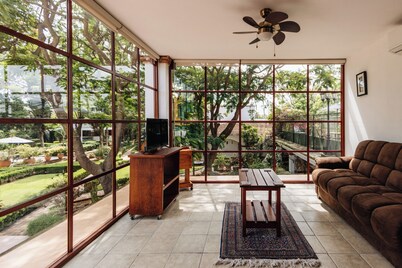 1 bed- 1 Bath. AC, solar heated pool, fitness room in Oaxaca. Bule Villas, FLW
