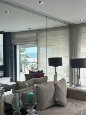 TV, fireplace - Luxury cocoon by the sea  (Site archéologique de Carthage)