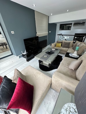 TV, fireplace - Luxury cocoon by the sea  (Site archéologique de Carthage)