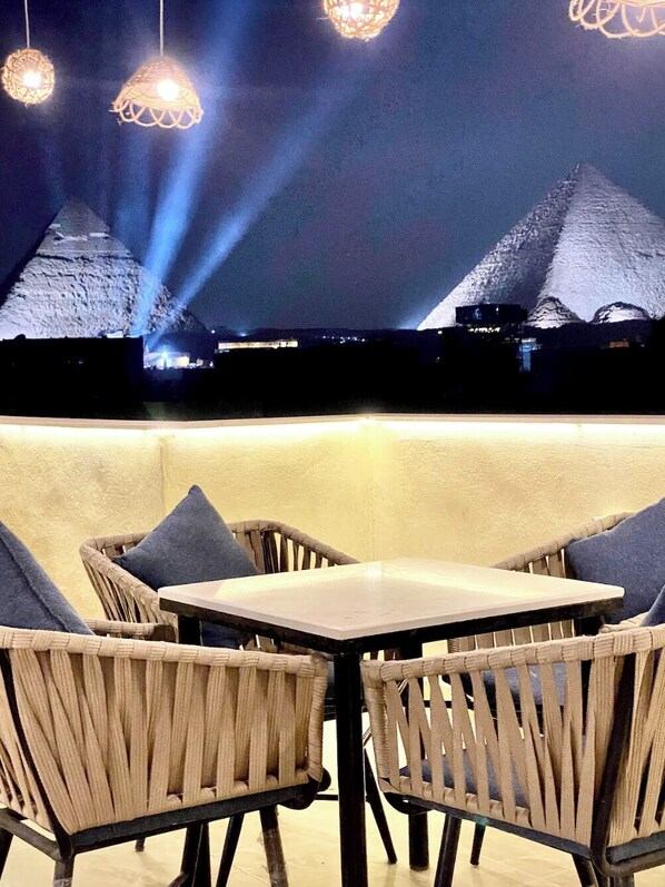 Terrace/patio - Farsha Pyramids Inn (Giza)