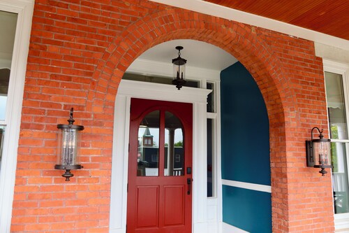 Historic Red Rooster Inn