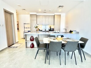 Dining - Luxury Oceanfront Living in Dubai. Entire spacious apartment in heart of Dubai (Dubai)