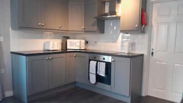 House | Private kitchen | Fridge, microwave, oven, stovetop