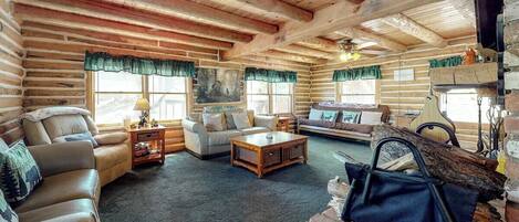 Älytelevisio, takka, tietokoneen näyttö