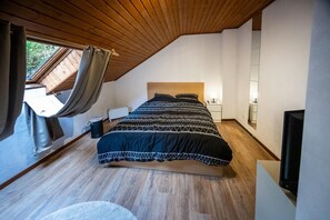 4 bedrooms, WiFi, bed sheets