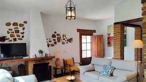 Living area - Beautiful views of the Sierra de Grazalema, ideal to enjoy and disconnect. (Montecorto)