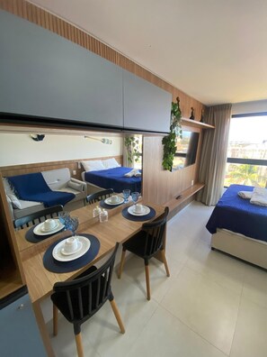 Comfort Studio, City View | Living area