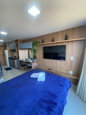 Comfort-Studio, Stadtblick | Laptopgeeigneter Arbeitsplatz, Verdunkelungsvorhänge