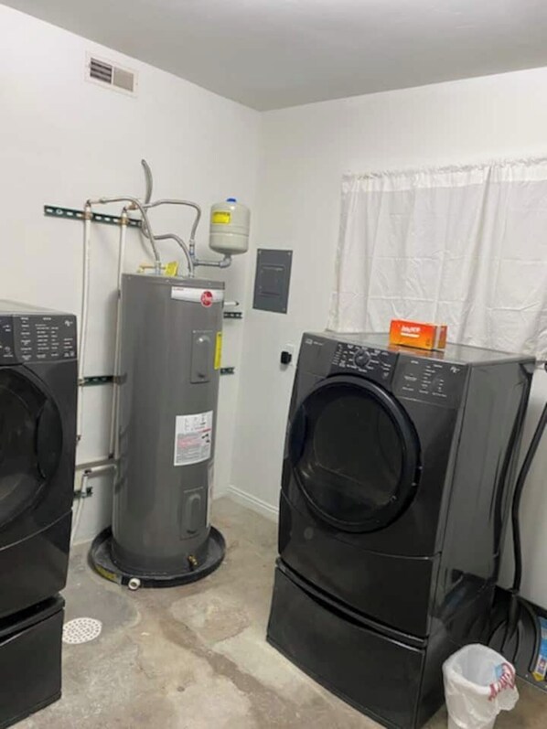 Interior - Welcome Midtown Convenience (Pocatello)