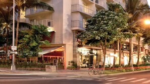 المنشأة من الخارج