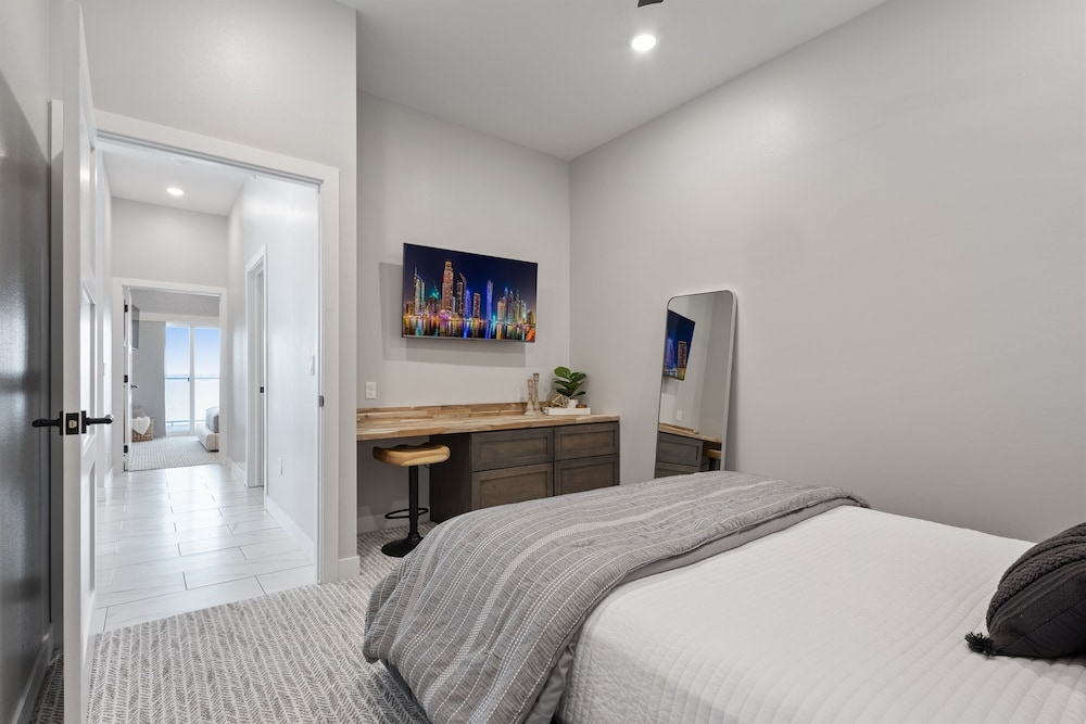 Photo inspiration: Private Hot Tub And Sauna Rentals For Luxury Villas Reference: Luxury Lakefront Condo W Private Hot Tub Sauna Watertown