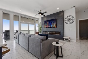 Smart-TV, Kamin