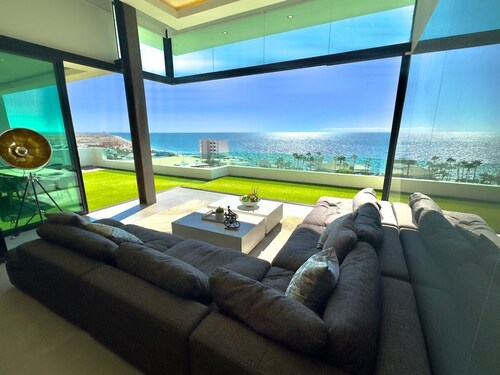 Shangri-LA luxury Mansion, Heated Pool on Demand
