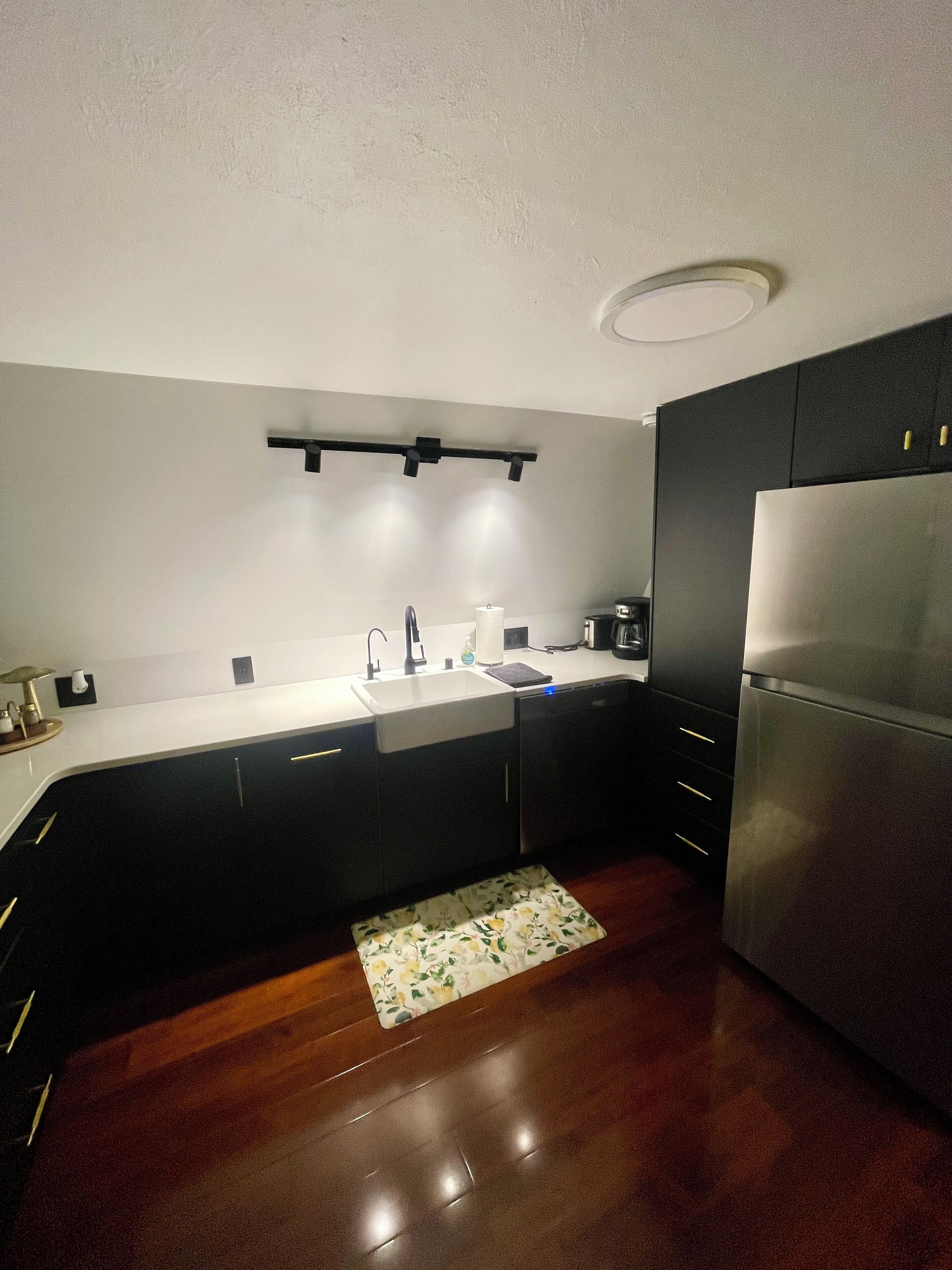 Microondas, parrilla de estufa y lavavajillas 