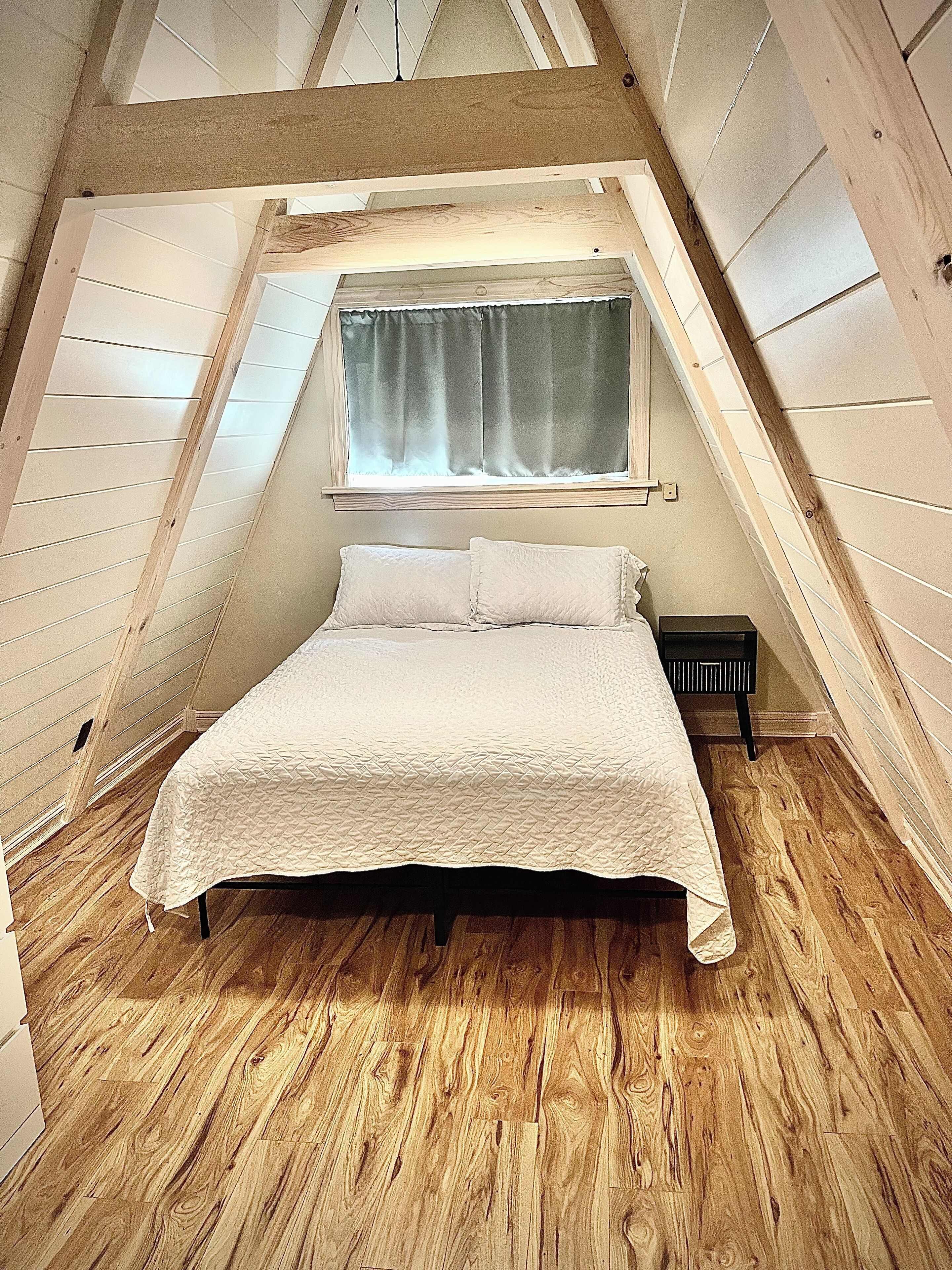 3 slaapkamers, een strijkplank/strijkijzer, wifi, beddengoed