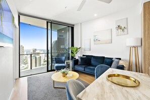 TV - Cozy 2 Bedroom Unit in Broadbeach (No Parking) (12801 - 2N - NB) (Broadbeach)