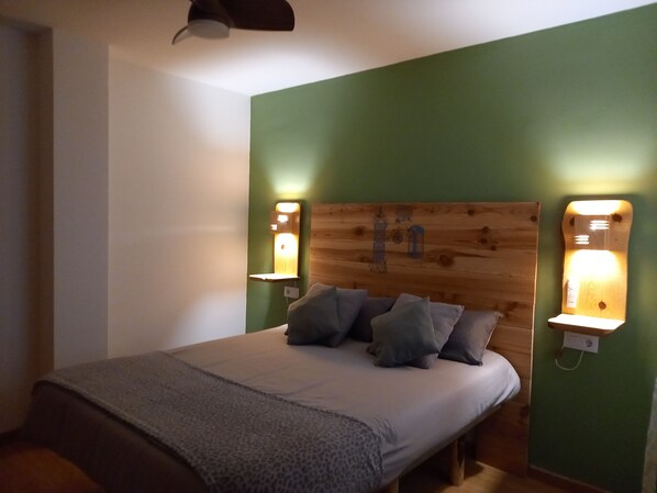 2 bedrooms, desk, iron/ironing board, travel cot