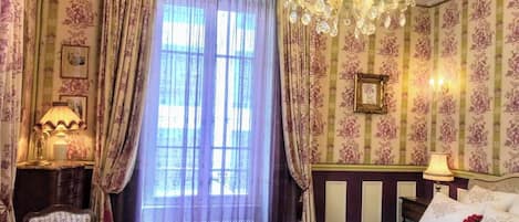 3 Schlafzimmer, Schreibtisch, Bügeleisen/Bügelbrett, Reisekinderbett