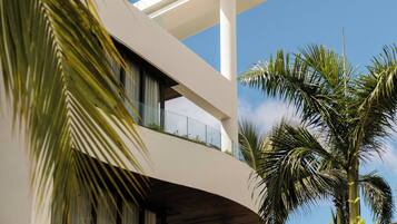 Een kluis op de kamer, individueel gedecoreerd, individueel gemeubileerd