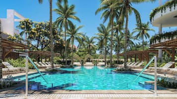 2 hồ bơi ngoài trời