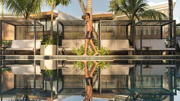 3 piscines extérieures, parasols de plage