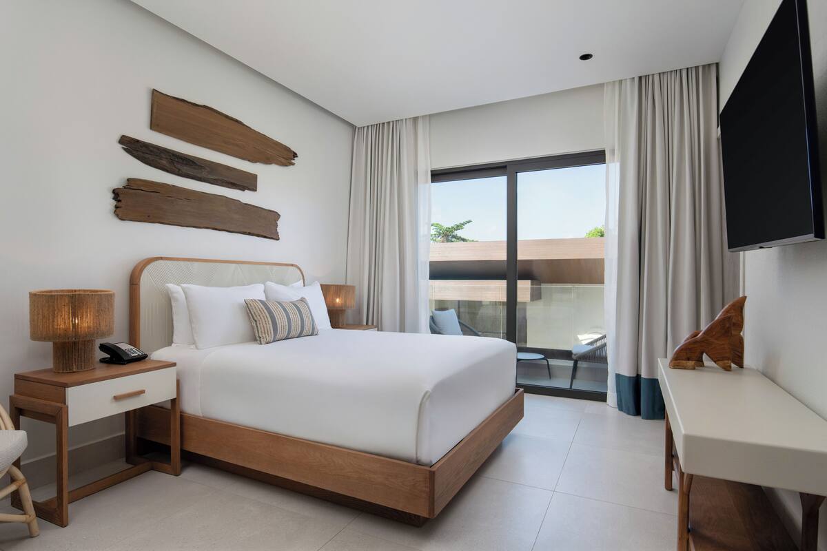 In-room safe, soundproofing, free WiFi, individually decorated