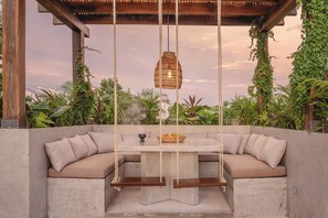 Outdoor dining - Exclusive Retreat in La Veleta (Tulum)