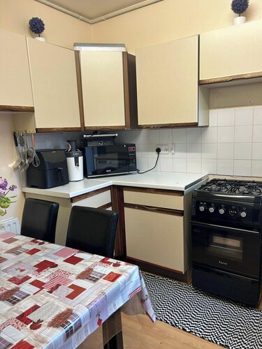 Cozy Stratford Retreat Near London