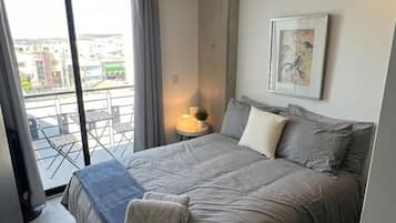 1 bedroom, iron/ironing board, free WiFi