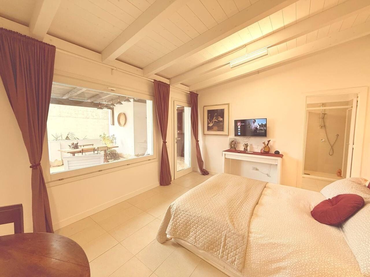 1 camera, Wi-Fi, lenzuola