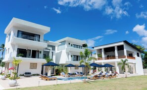 Exterior - Luxury Villa for 10 Guests with Pool and Jacuzzi (Las Terrenas)