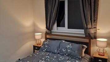 2 bedrooms, iron/ironing board, WiFi, bed sheets