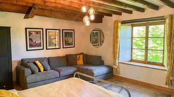 3 slaapkamers, een strijkplank/strijkijzer, internet, beddengoed