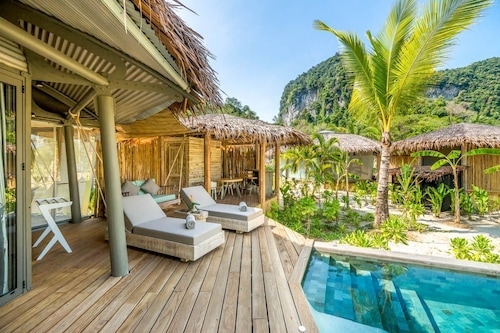 TreeHouse Villas - Beachfront Pool Villa
