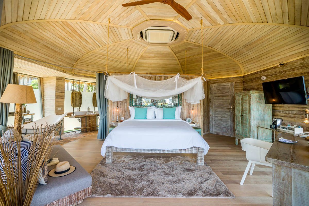 1 habitación, escritorio, tabla de planchar con plancha y wifi 