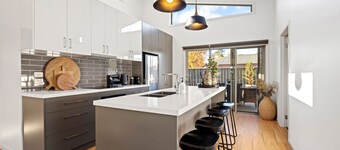 Station House - Mansfield - Sleeps 8