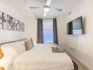 1 bedroom, desk, iron/ironing board, WiFi