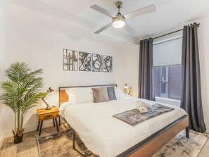 1 bedroom, desk, iron/ironing board, WiFi