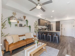 TV - DT SLC | Gym | Parking | Fire Pit | Walk Score 90 (Salt Lake City)