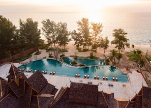 Pool - Villa Suchin - One Bedroom Resort, Sleeps 3 (Tambon Khok Kloi)