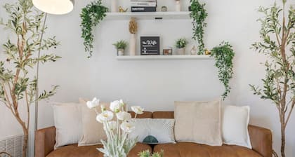 DT SLC | King Bed | Gym | Parking | Walk Score 90