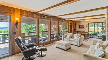 电视、壁炉、乒乓球