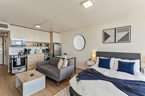 1 habitación, tabla de planchar con plancha, wifi y ropa de cama 