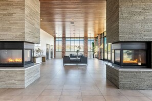 Interior - 1min Delta + Salt Palace |King Bed | Gym | Parking (Salt Lake City)