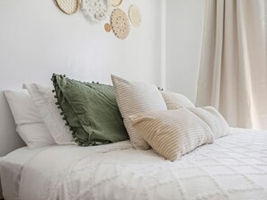 1 habitación, escritorio, tabla de planchar con plancha y wifi gratis 