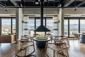 Dining - DT Studio | Gym | Pool Table | 8th Floor | Parking (Salt Lake City)